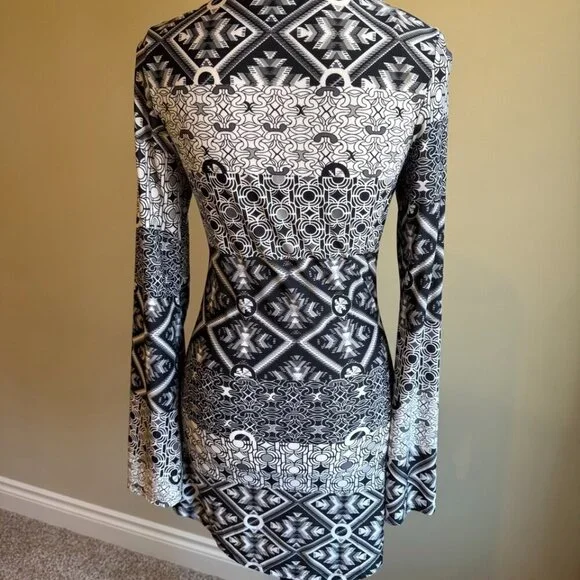 Guilty shirt top geometric design flared bell sleeves bedazzled with glass beads - Picture 3 of 12